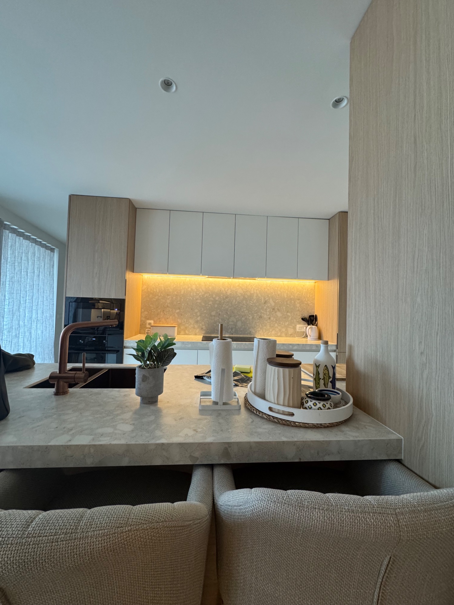 Original property photo — kitchen counter